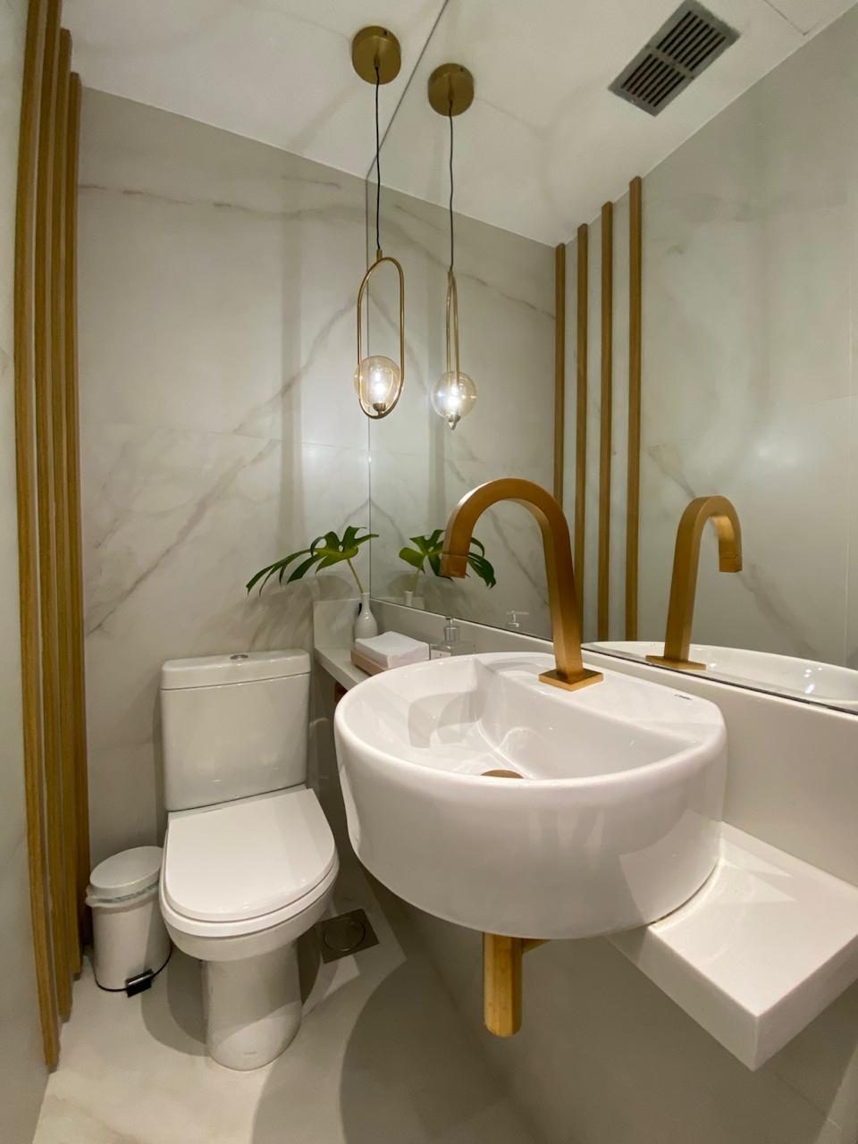 Sala de atendimento de consultório reformada com acabamento premium