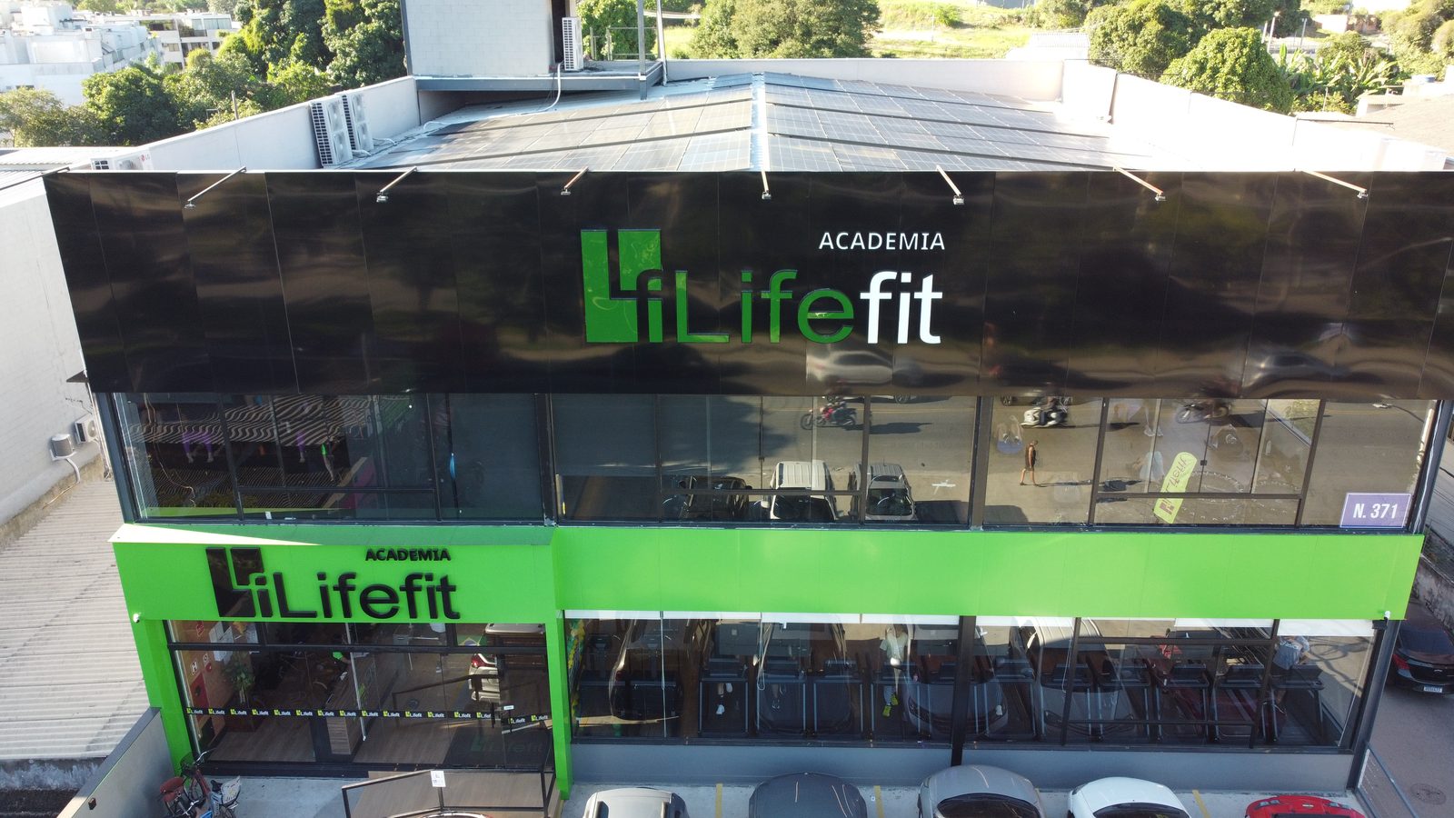 Fachada da Academia Lifefit, obra corporativa executada pela Exclusive Engenharia